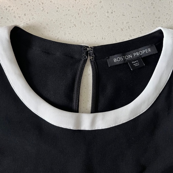 Boston Proper Black White Cold Shoulder Blouse Size Large - Picture 3 of 7